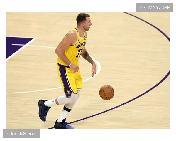 灰熊108比100击败独行侠莫兰特25分东契奇空砍30分